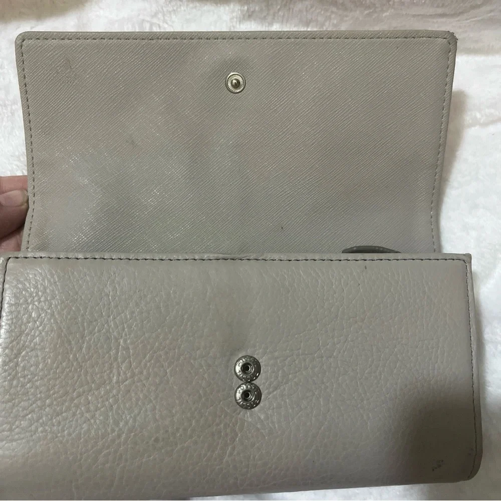 Fossil Women's Tri-Tone Leather Wallet